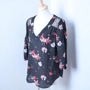 Kismet | Black & red floral lace cut out v neck cropped sleeve blouse